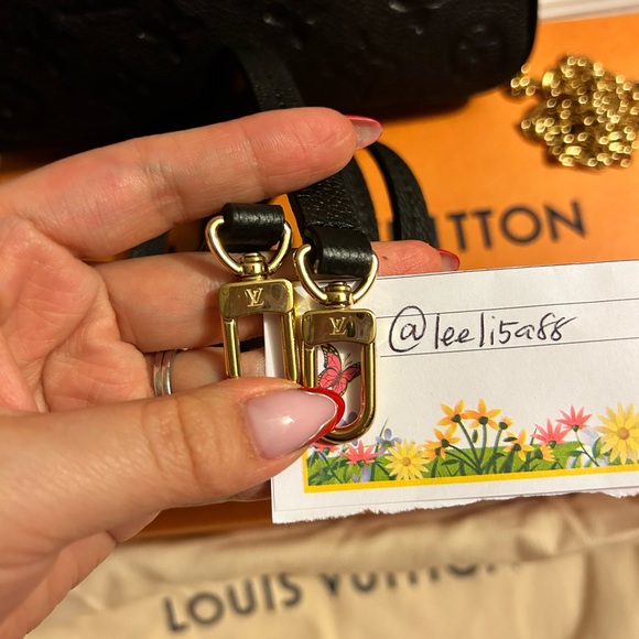 Louis Vuitton easy pouch on strap - Picture 9 of 11